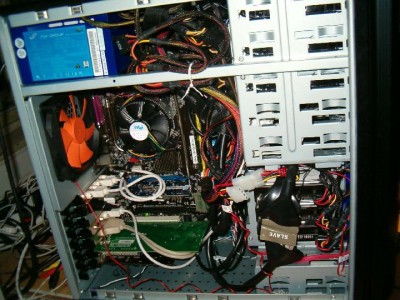 Stará fotka PC s dočasnou grafikou