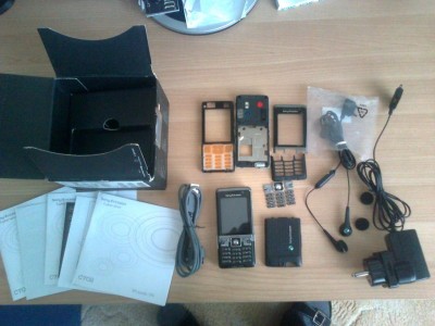 Sony Ericsoon C702.jpg