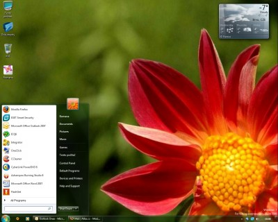 Plocha W7 s nabídkou start.jpg