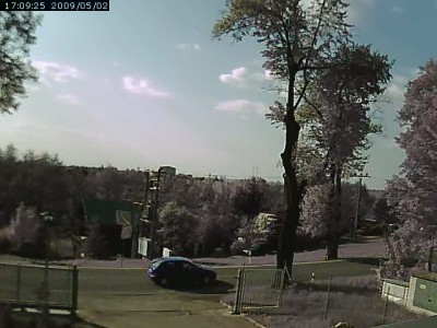 Obraz z Vivotek 7330 - den: oproti ukázce výše je daleko ostřejší, zabírá mnohem více prostoru kolem sebe