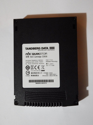 Tandberg 320GB RDX QuikStor 7s-l1600.jpg