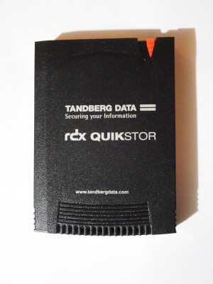 Tandberg 320GB RDX QuikStor 6s-l1600.jpg